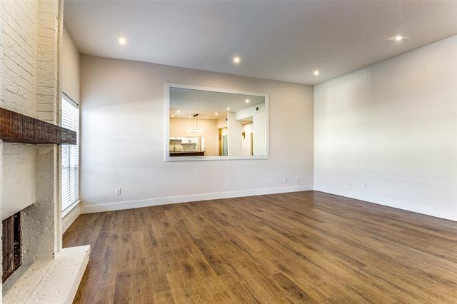 Building Photo - 10403 High Hollows Dr