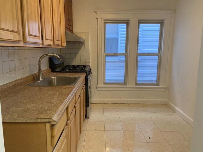 Foto del edificio - 84-07-8490 90th St