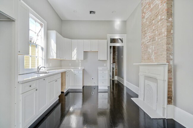 Kitchen - 2333 Columbus St