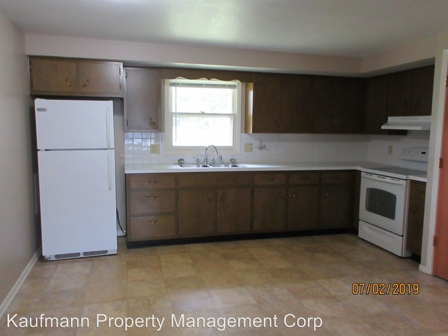 Building Photo - 130 N Gerke Ave