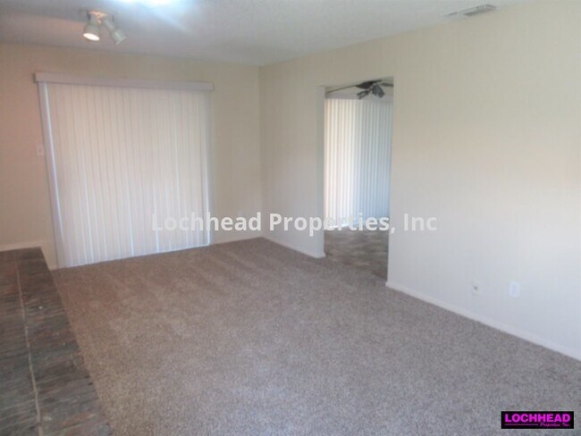 Foto del edificio - 506 E Simonds Rd