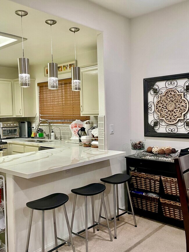 KITCHEN COUNTER - 8554 Burnet Ave