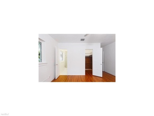 Foto del edificio - 137 NE 108th St