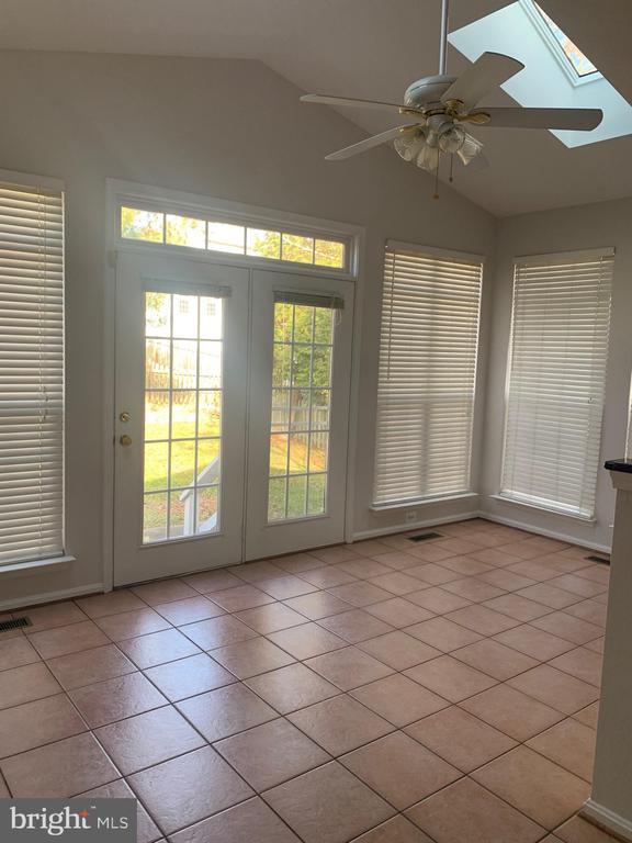Building Photo - 649 Wintergreen Dr