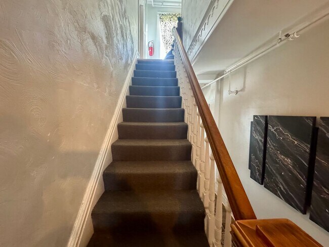 Foto del edificio - 4451 Highridge St