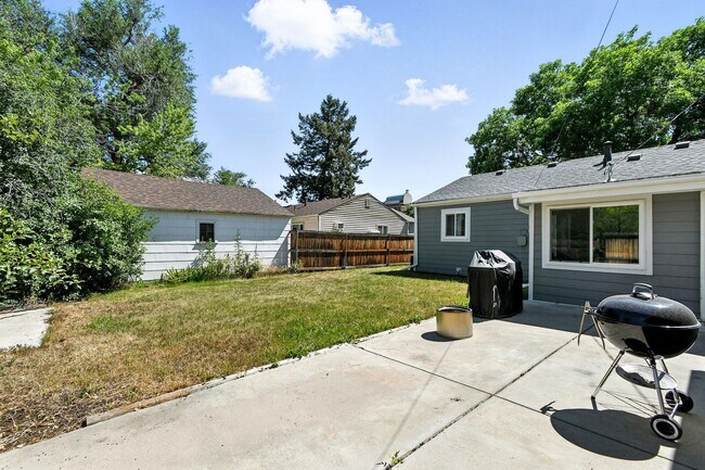 Foto del edificio - Gorgeous updated ranch with GARAGE and Cen...