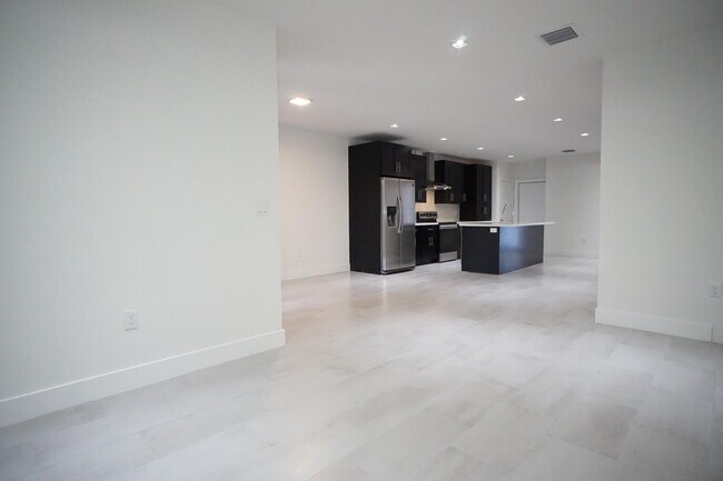 Building Photo - 341 Bella Sol Way