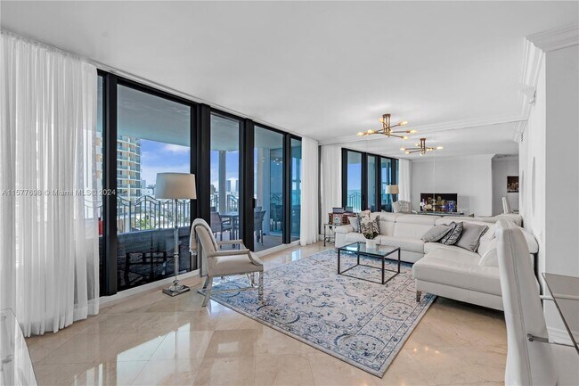 Building Photo - 1500 Ocean Dr