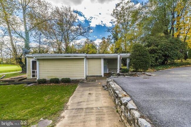 Building Photo - 12819 Fountain Head Rd