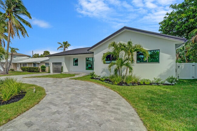 Foto del edificio - 1248 N Harbor Dr