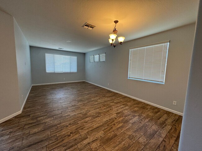 Foto del edificio - Updated 4 bedroom home in Casa Del Rey Com...