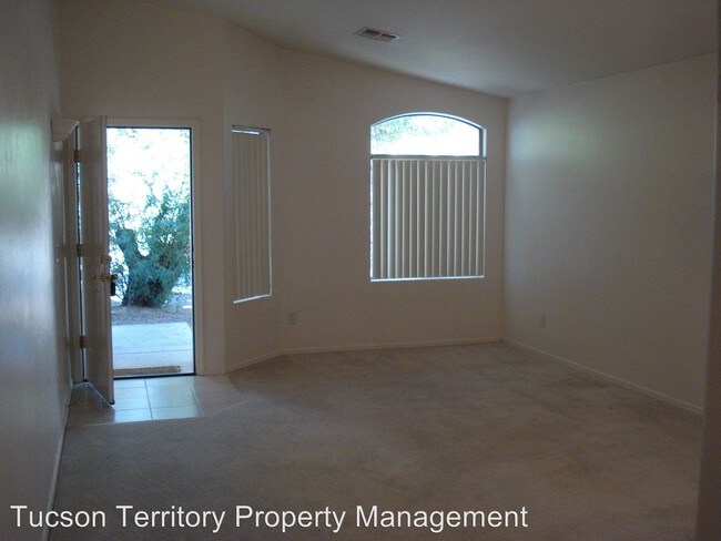 Building Photo - 7832 E Sabino Hollow Ct