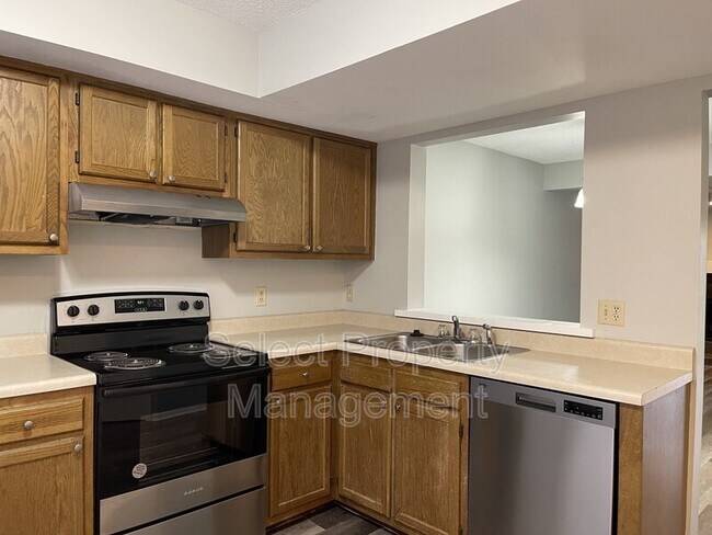 Foto del edificio - 5440 Evard Rd