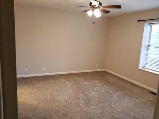 Foto del edificio - 8205 Mecklenburg Ct