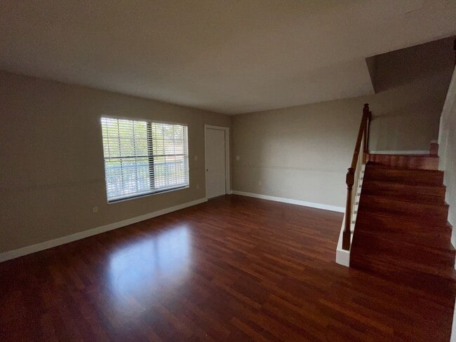Building Photo - Charming 3-Bedroom, 2.5-Bath Townhome in Village Square Condominiums