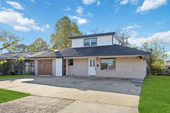 Building Photo - 3304 Bluefield Dr