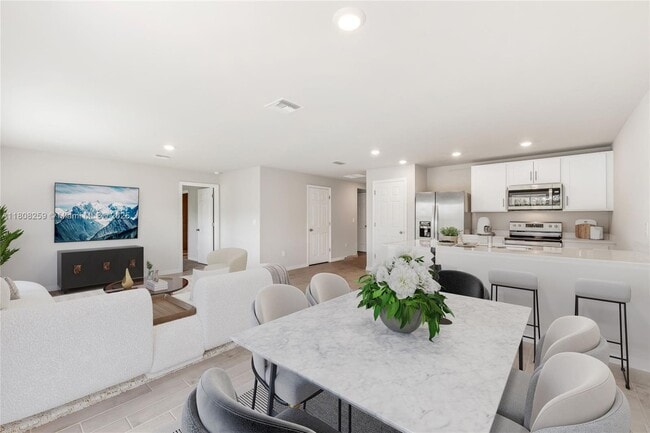 Building Photo - 8030 Olive Cir