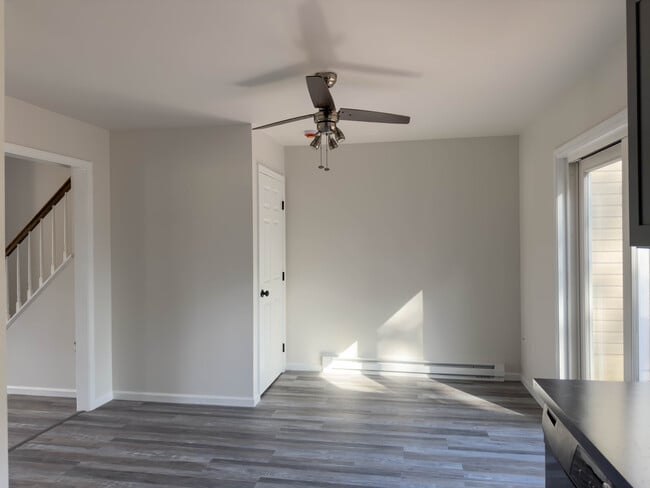 Foto del edificio - 23 Pheasant Ln