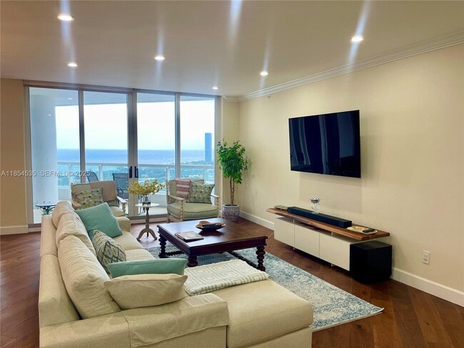 Building Photo - 21050 Point Pl