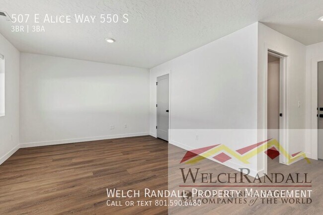 Foto del edificio - 3 Bedroom 2.5 Bath - Layton Townhome!