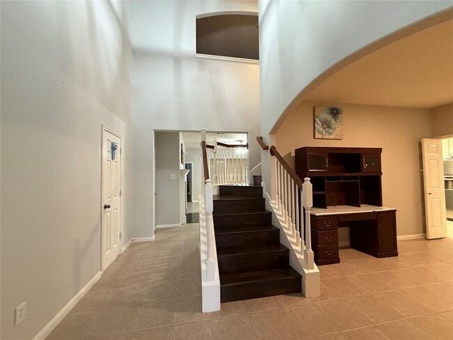 Building Photo - 10204 Dawn Brook Dr