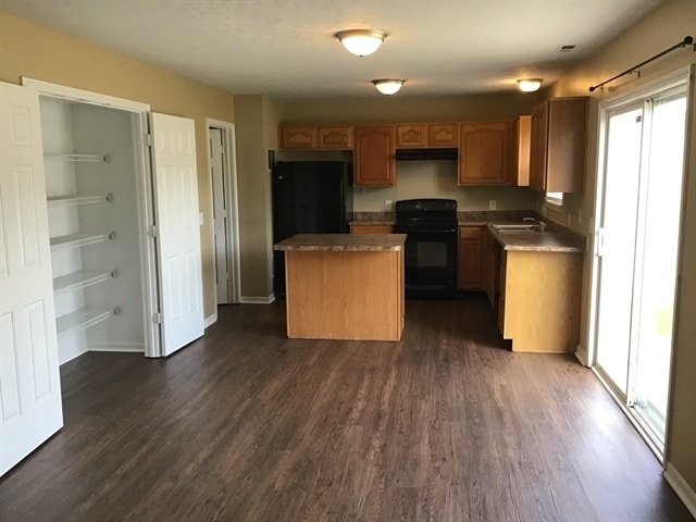 Building Photo - 14077 Wheeling Ct