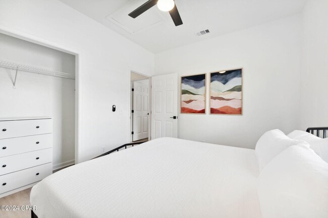 Building Photo - 6221 Poinciana Dr