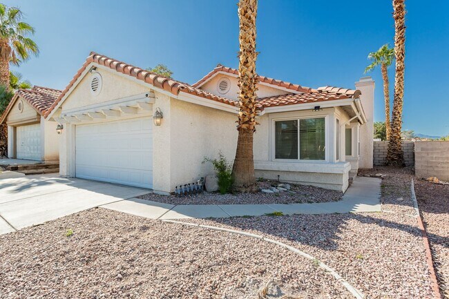 Building Photo - Great Single Story Newly Remodeled home av...