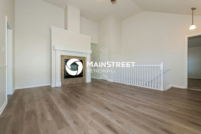 Building Photo - 3 Bedroom Pet-Friendly Home in BLUE SPRING...
