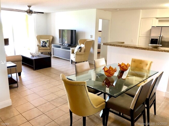 Building Photo - 2 br, 2 bath Condo - 19777 E Country Club Dr