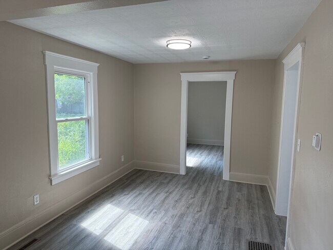 Foto del edificio - 243 Rockwell St