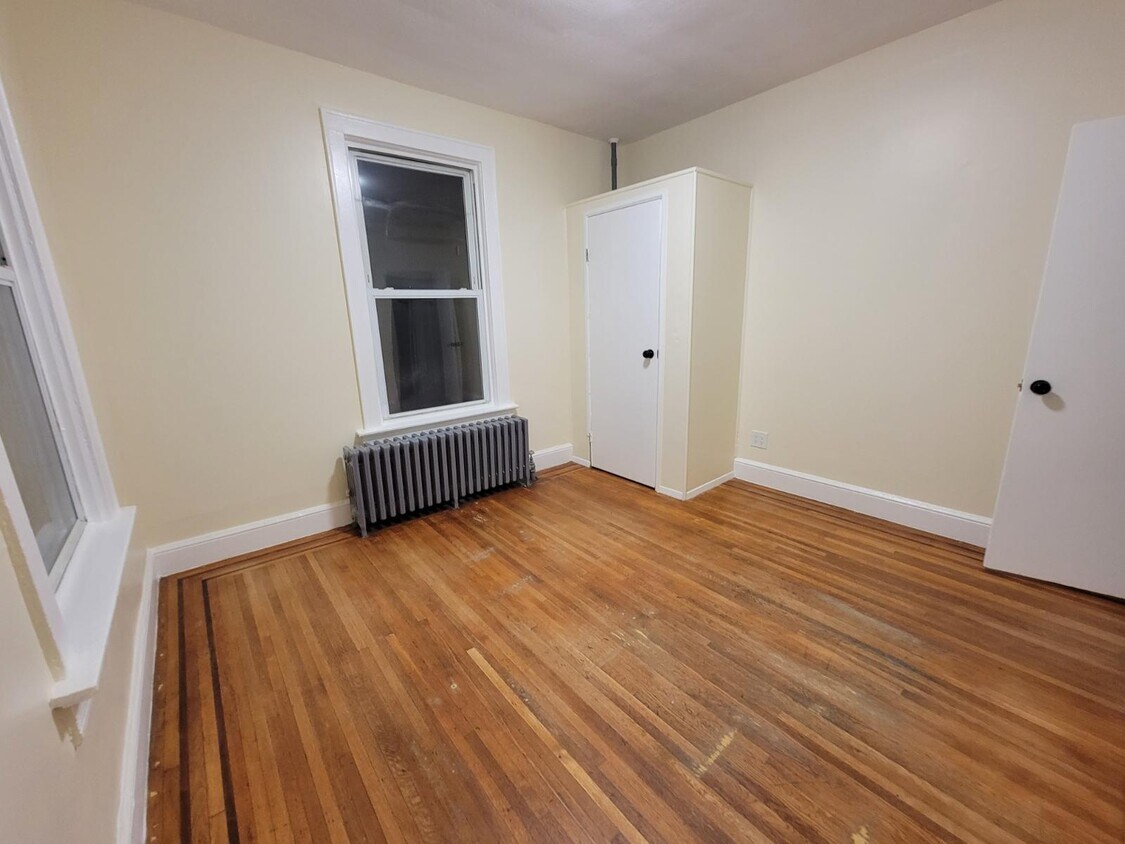 808 S Oak Dr, Bronx, NY 10467 House Rental in Bronx, NY