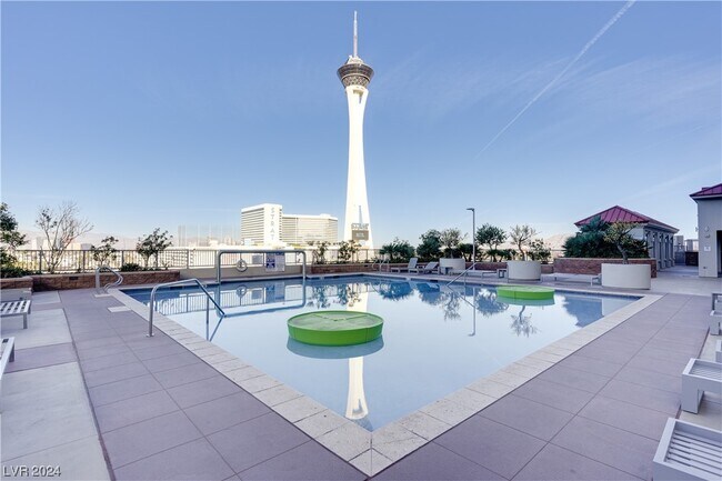 Foto del edificio - 200 W Sahara Ave