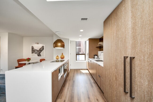 Building Photo - 1300 Lamar St