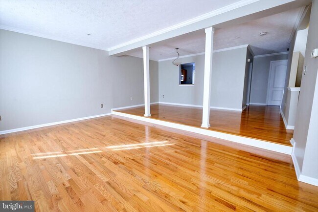 Building Photo - 3707 Elkhorn Cir