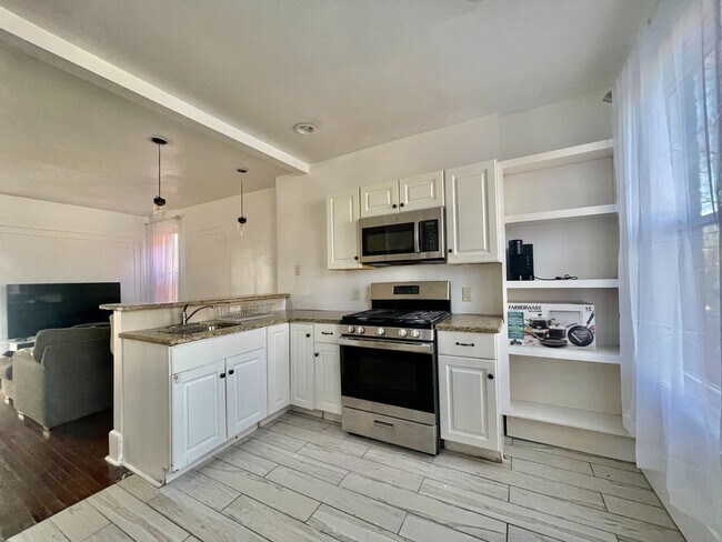 Building Photo - 48 Courtney Avenue, Unit 1st floor