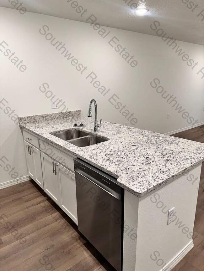 Building Photo - Brand New 2 bedroom 2 bath apartment