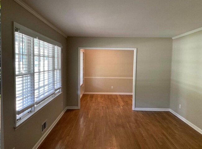Building Photo - 680 Foxcroft Cir SE