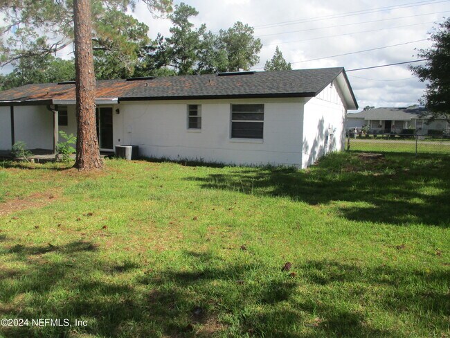 Foto del edificio - 305 Old Jennings Rd