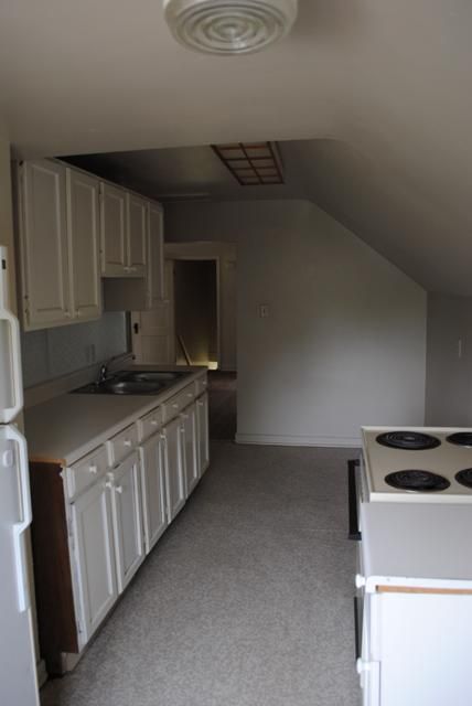 Primary Photo - 630 E Comstock St