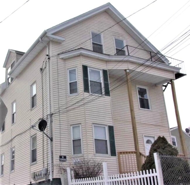 Building Photo - 74 Veazie St