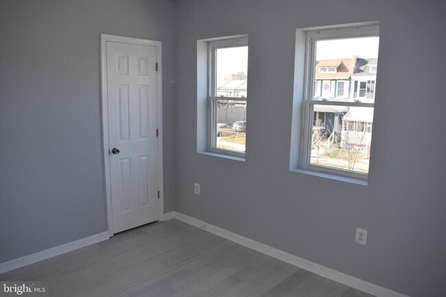 Building Photo - 1705 Montello Ave NE