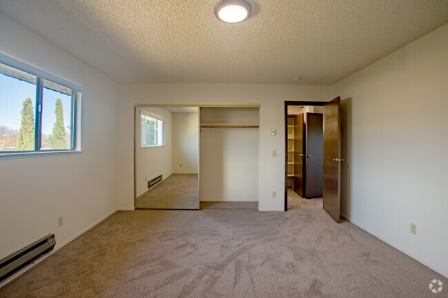 1HAB, 1BA - Villa Collina Apartments