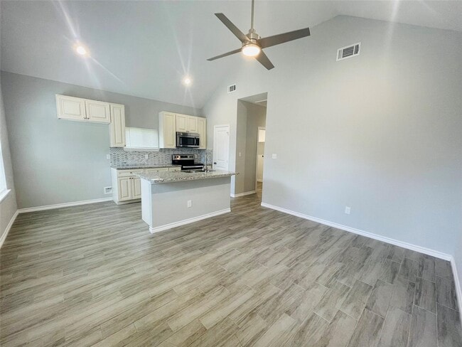 Building Photo - 16618 Meadowcroft St