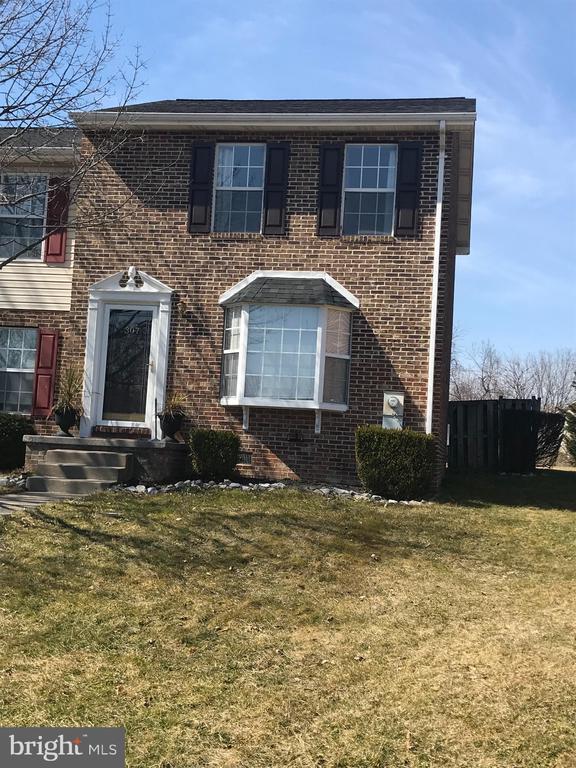 Foto principal - 307 Willowbrook Ct