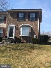 Building Photo - 307 Willowbrook Ct