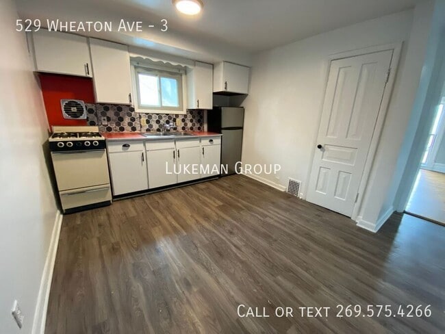 Foto del edificio - 529 Wheaton Ave
