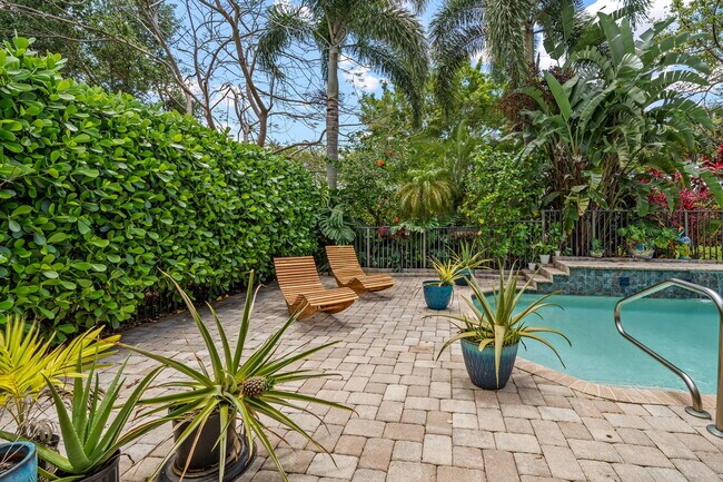 Foto del edificio - 10652 Ivanhoe Ln