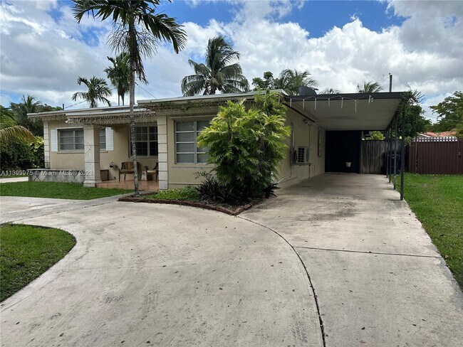 Building Photo - 6420 SW 18th Terrace
