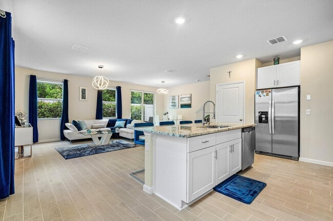 Building Photo - 5623 Enclave Dr